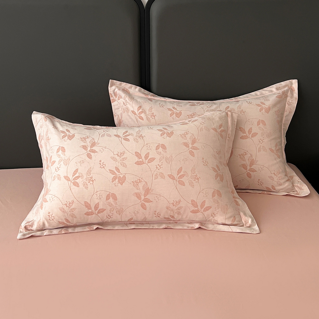 91家纺网 家纺一手货源 找家纺 锦彩家居 2025新款A类60支全棉色织提花四件套-复古风系列 枝繁叶茂-粉