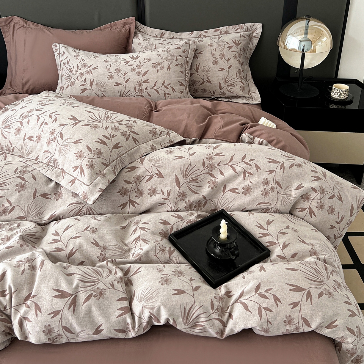 91家纺网 家纺一手货源 找家纺 锦彩家居 2025新款A类60支全棉色织提花四件套-复古风系列 暮光蒲英-豆沙