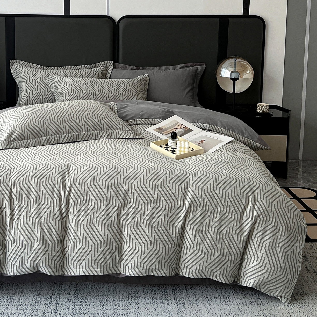 91家纺网 家纺一手货源 找家纺 锦彩家居 2025新款A类60支全棉色织提花四件套-复古风系列 简雅几何-灰