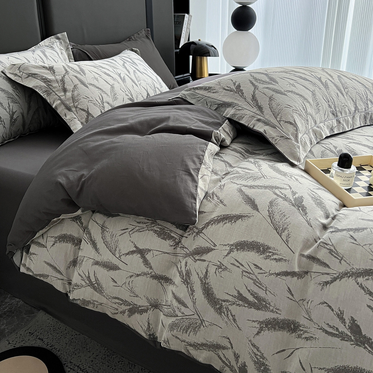 91家纺网 家纺一手货源 找家纺 锦彩家居 2025新款A类60支全棉色织提花四件套-复古风系列 风吹穗绒-灰