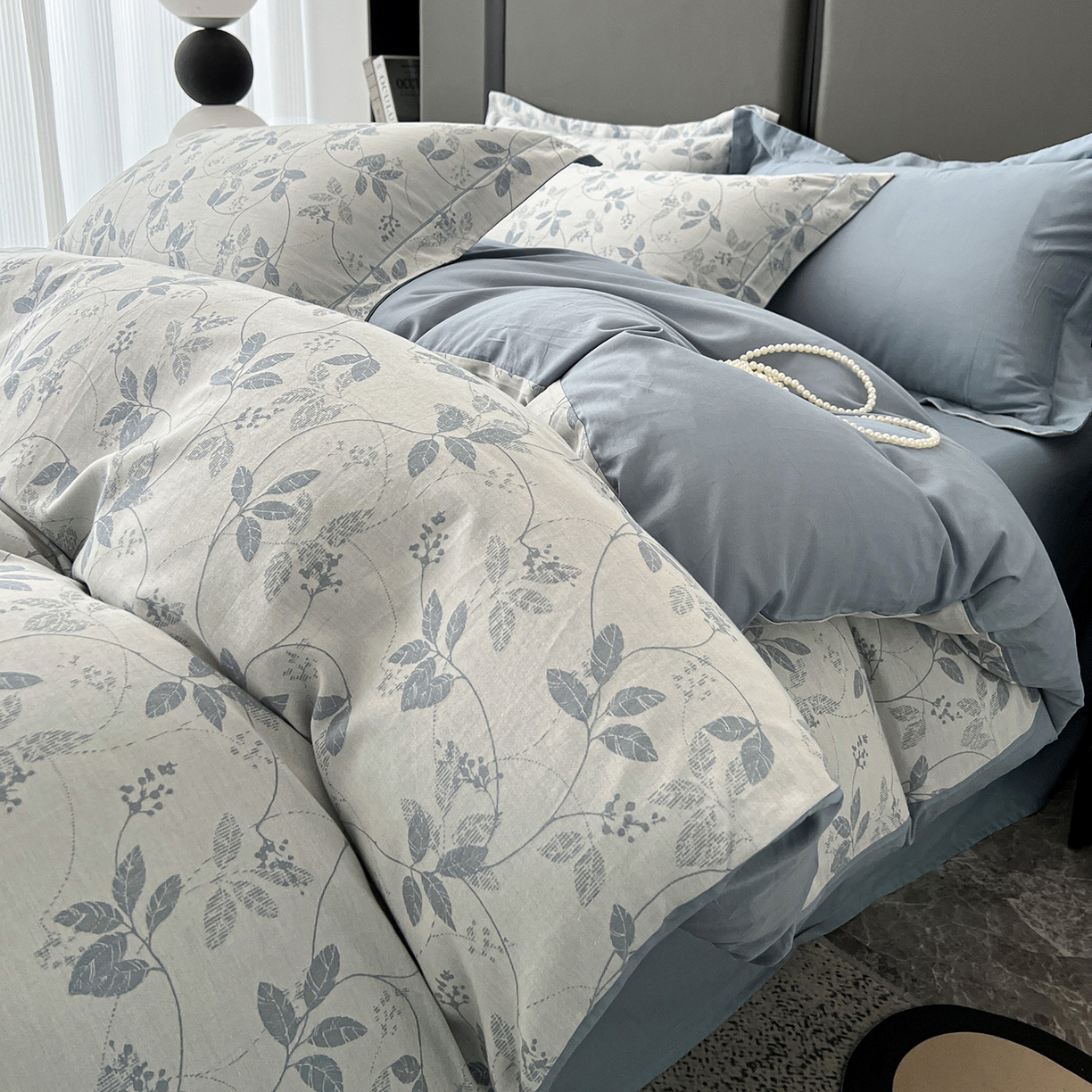 91家纺网 家纺一手货源 找家纺 锦彩家居 2025新款A类60支全棉色织提花四件套-复古风系列 枝繁叶茂-蓝