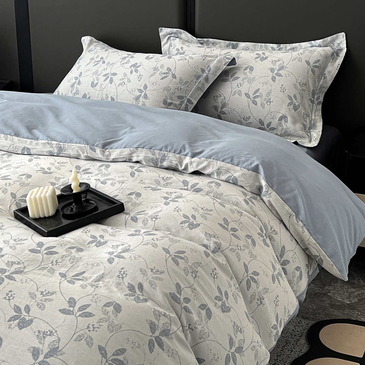 91家纺网 家纺一手货源 找家纺 锦彩家居 2025新款A类60支全棉色织提花四件套-复古风系列 枝繁叶茂-蓝