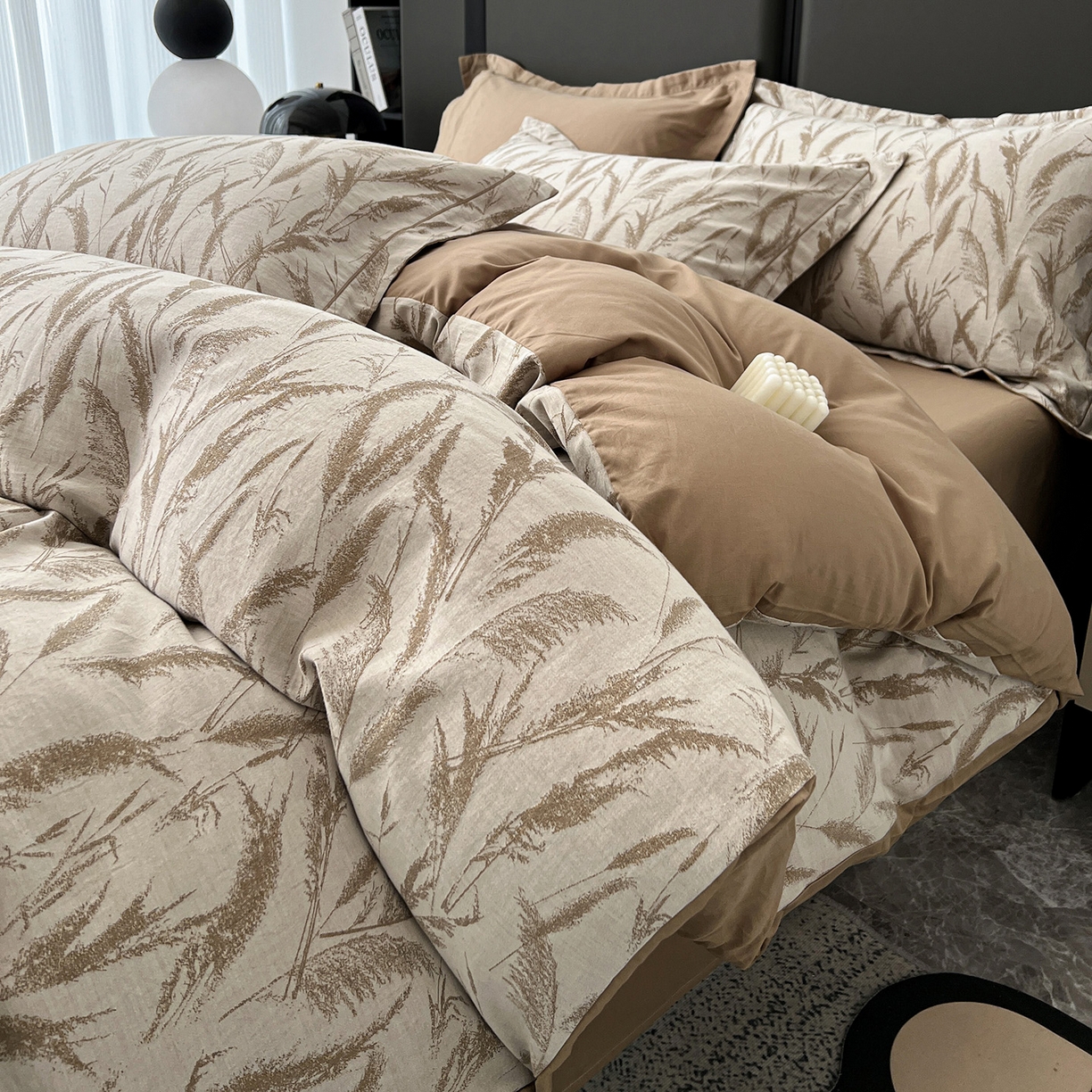 91家纺网 家纺一手货源 找家纺 锦彩家居 2025新款A类60支全棉色织提花四件套-复古风系列 风吹穗绒-卡其