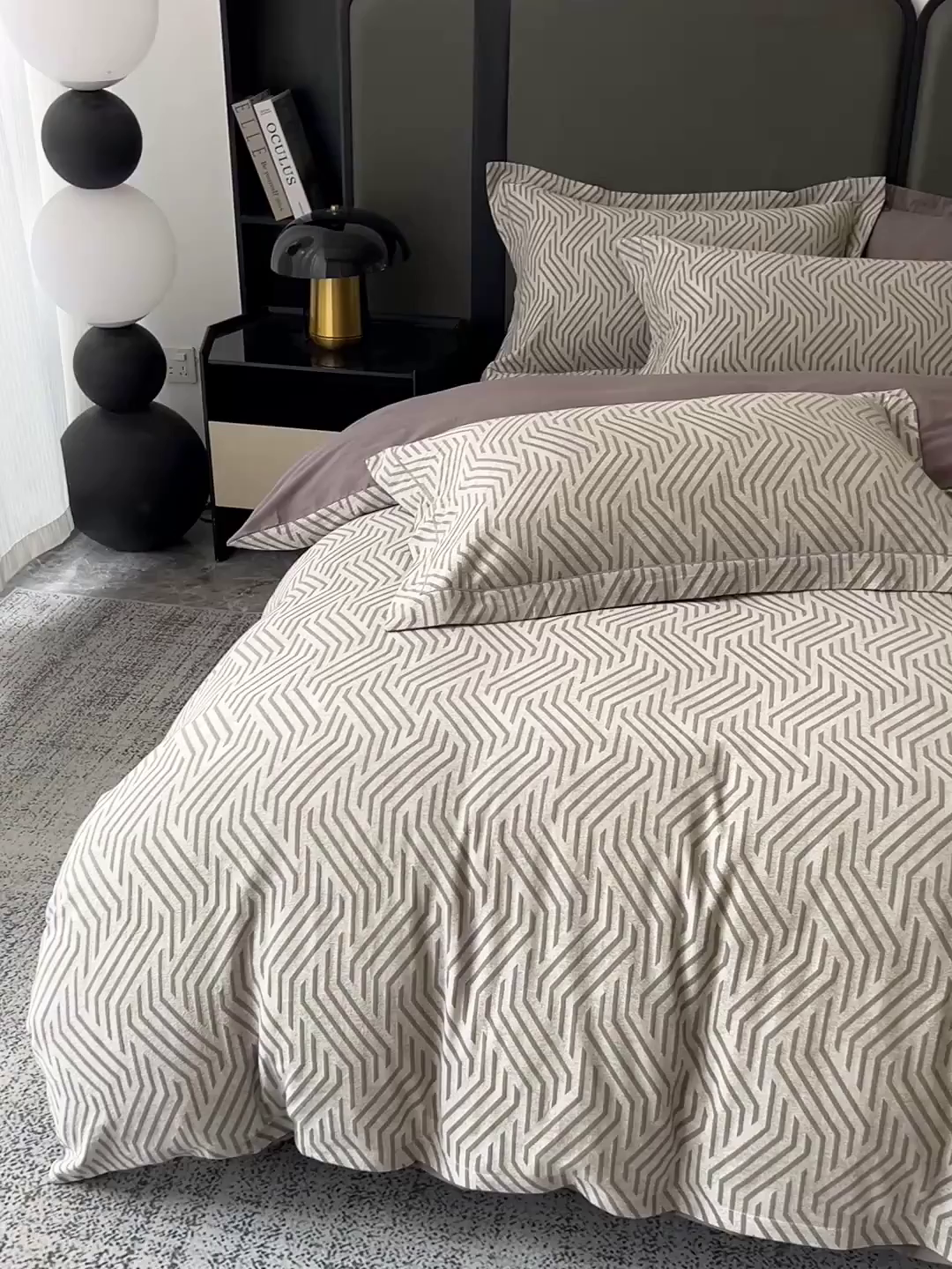 91家纺网 家纺一手货源 找家纺 锦彩家居 2025新款A类60支全棉色织提花四件套-复古风系列 简雅几何-灰