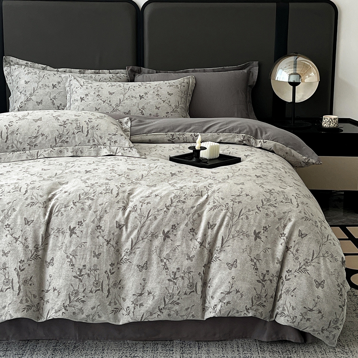 91家纺网 家纺一手货源 找家纺 锦彩家居 2025新款A类60支全棉色织提花四件套-复古风系列 蝴蝶花影-灰