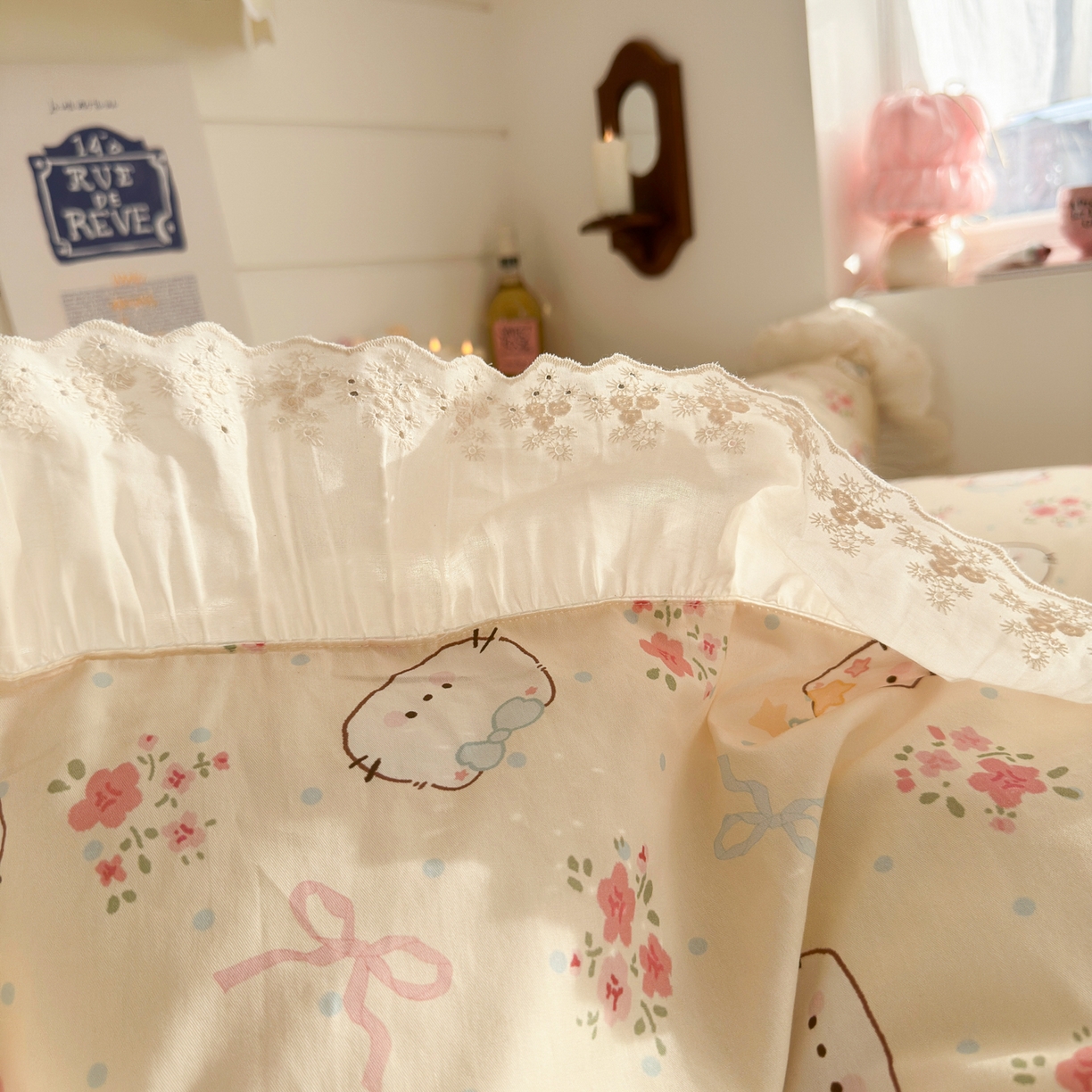 91家纺网 家纺一手货源 找家纺 锦彩家居 2026新款全棉数码印花卡通花边款三件套四件套INS小红书博主风（提供买家秀） 花蕾猫咪