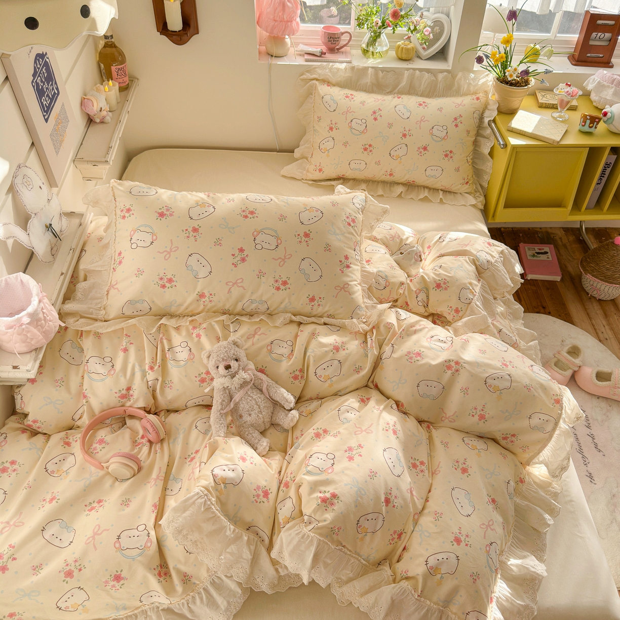 91家纺网 家纺一手货源 找家纺 锦彩家居 2026新款全棉数码印花卡通花边款三件套四件套INS小红书博主风（提供买家秀） 花蕾猫咪