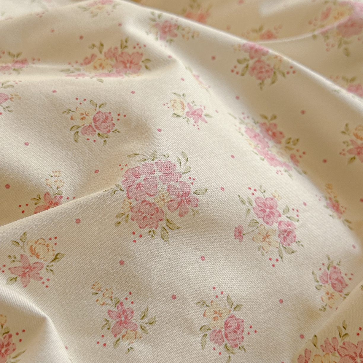 91家纺网 家纺一手货源 找家纺 锦彩家居 2026新款全棉数码印花小碎花花边款三件套四件套INS小红书博主风（提供买家秀） 栀子花信