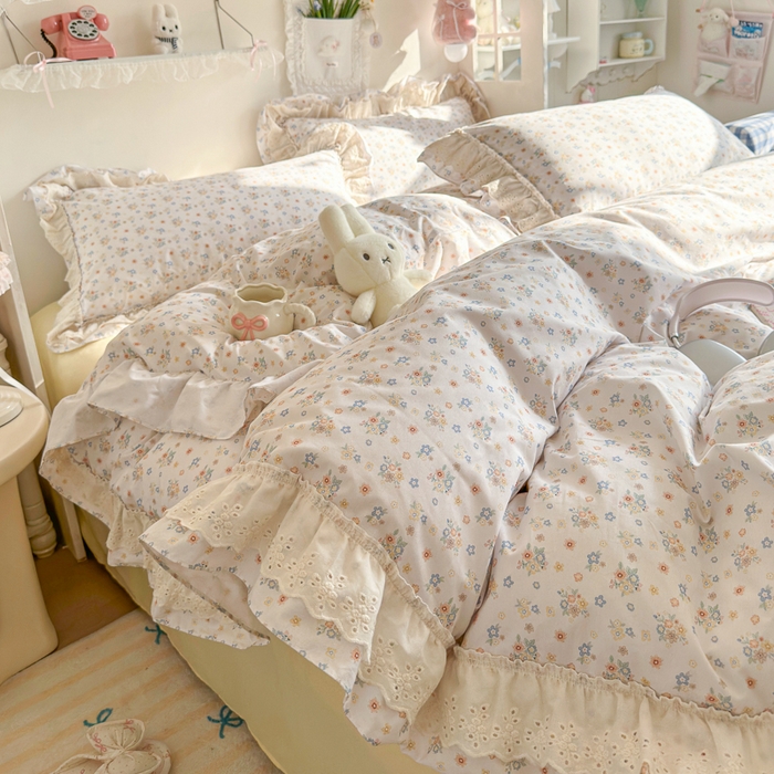 91家纺网 家纺一手货源 找家纺 锦彩家居 2026新款全棉数码印花小碎花花边款三件套四件套INS小红书博主风（提供买家秀） 微风浅夏