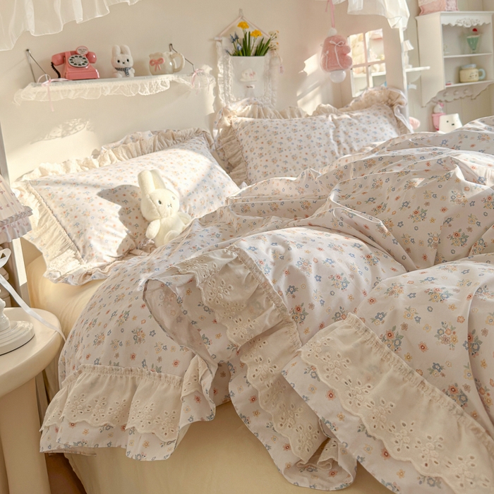 91家纺网 家纺一手货源 找家纺 锦彩家居 2026新款全棉数码印花小碎花花边款三件套四件套INS小红书博主风（提供买家秀） 微风浅夏