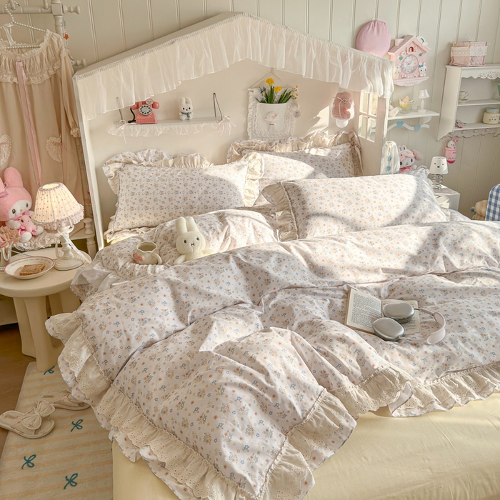 91家纺网 家纺一手货源 找家纺 锦彩家居 2026新款全棉数码印花小碎花花边款三件套四件套INS小红书博主风（提供买家秀） 微风浅夏