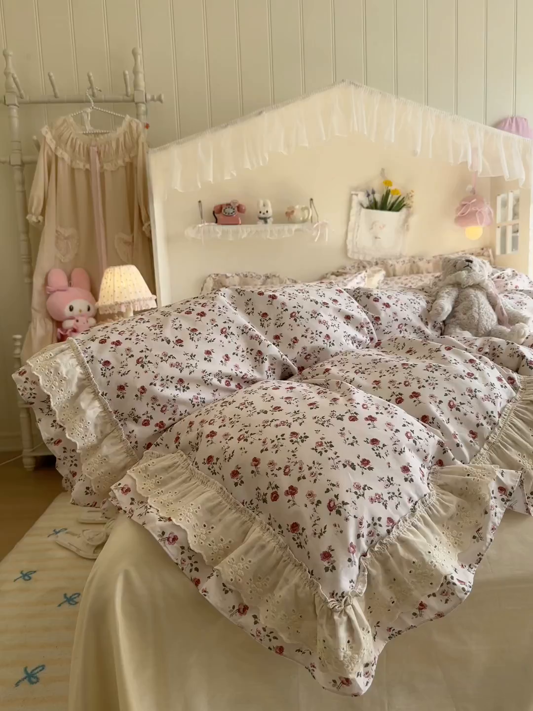 91家纺网 家纺一手货源 找家纺 锦彩家居 2026新款全棉数码印花小碎花花边款三件套四件套INS小红书博主风（提供买家秀） 春缇玫瑰