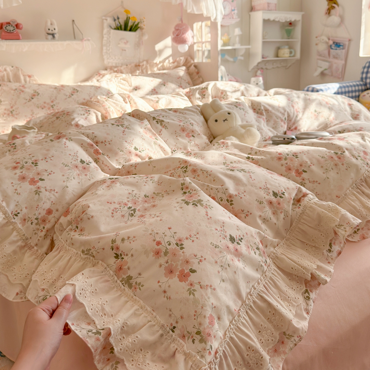 91家纺网 家纺一手货源 找家纺 锦彩家居 2026新款全棉数码印花小碎花花边款三件套四件套INS小红书博主风（提供买家秀） 墨染山樱