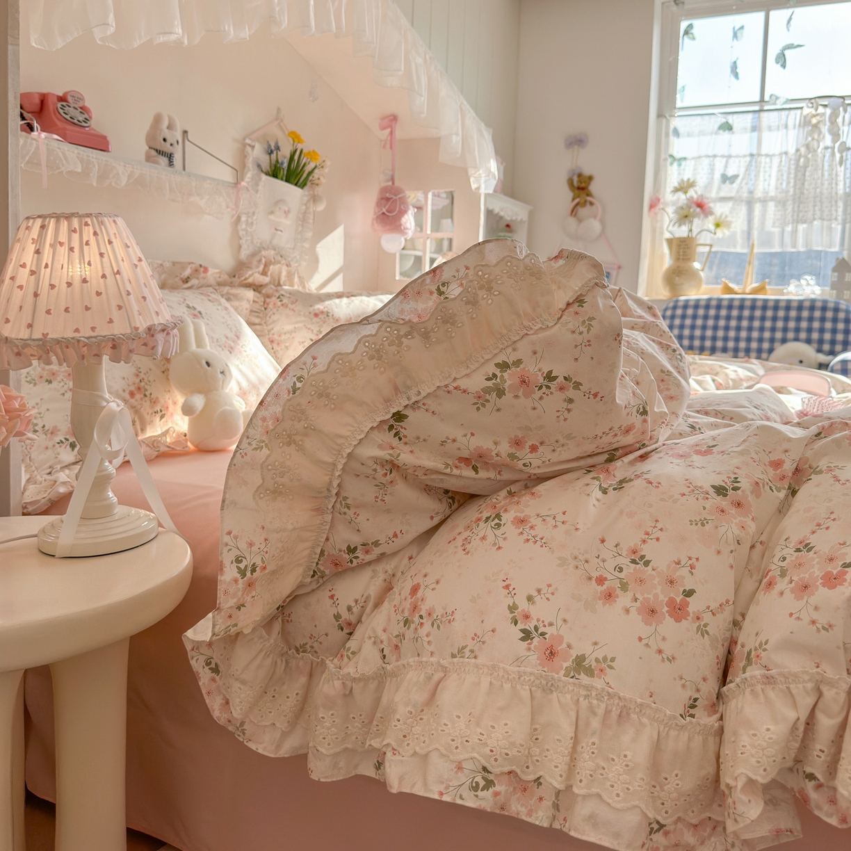 91家纺网 家纺一手货源 找家纺 锦彩家居 2026新款全棉数码印花小碎花花边款三件套四件套INS小红书博主风（提供买家秀） 墨染山樱