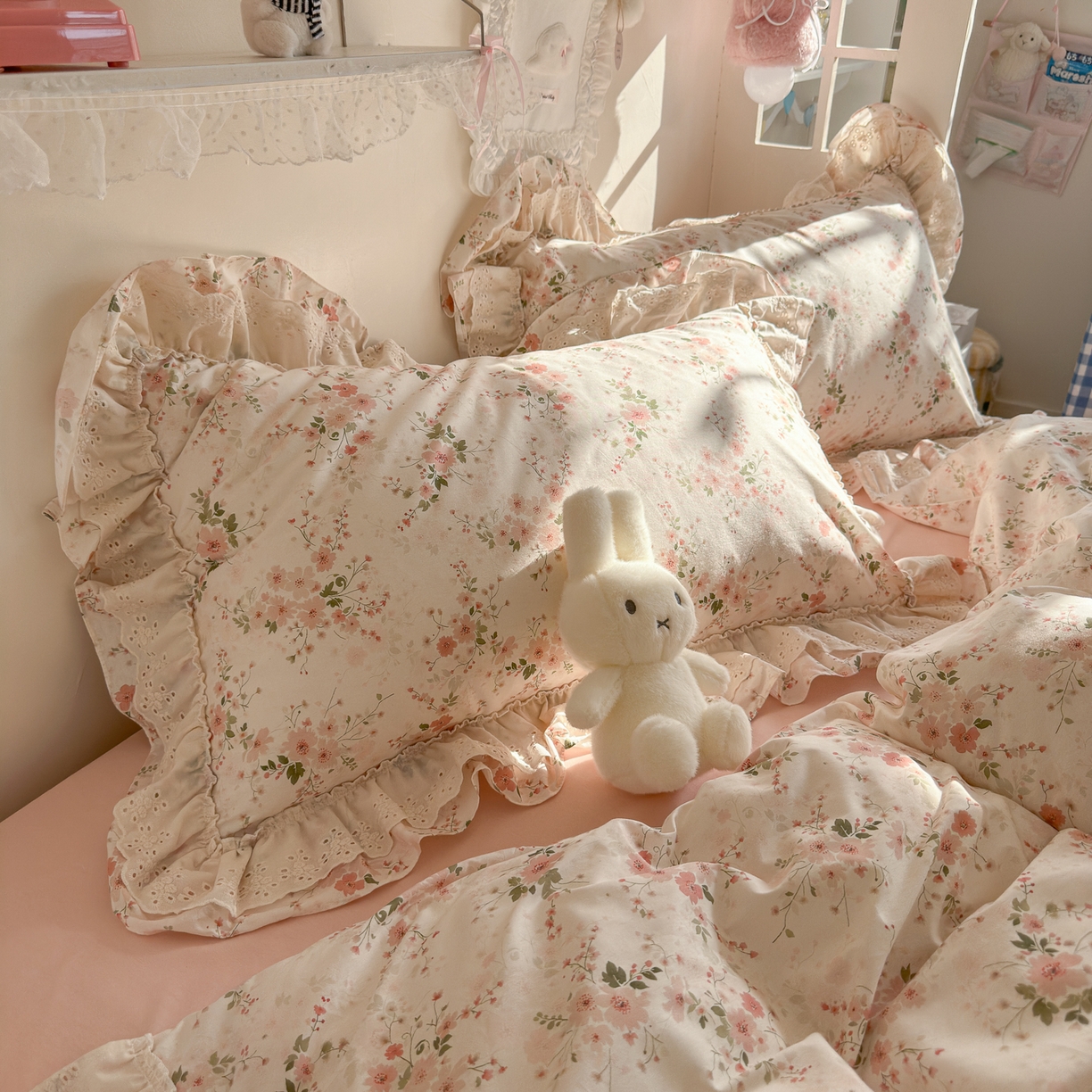 91家纺网 家纺一手货源 找家纺 锦彩家居 2026新款全棉数码印花小碎花花边款三件套四件套INS小红书博主风（提供买家秀） 墨染山樱