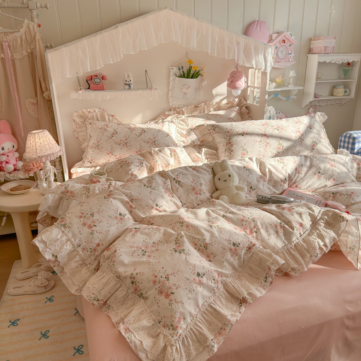 91家纺网 家纺一手货源 找家纺 锦彩家居 2026新款全棉数码印花小碎花花边款三件套四件套INS小红书博主风（提供买家秀） 墨染山樱