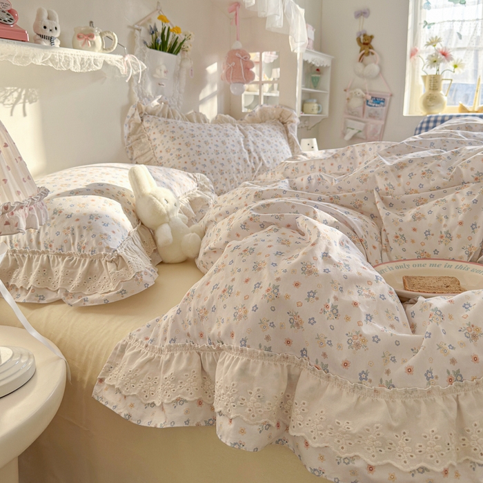 91家纺网 家纺一手货源 找家纺 锦彩家居 2026新款全棉数码印花小碎花花边款三件套四件套INS小红书博主风（提供买家秀） 微风浅夏