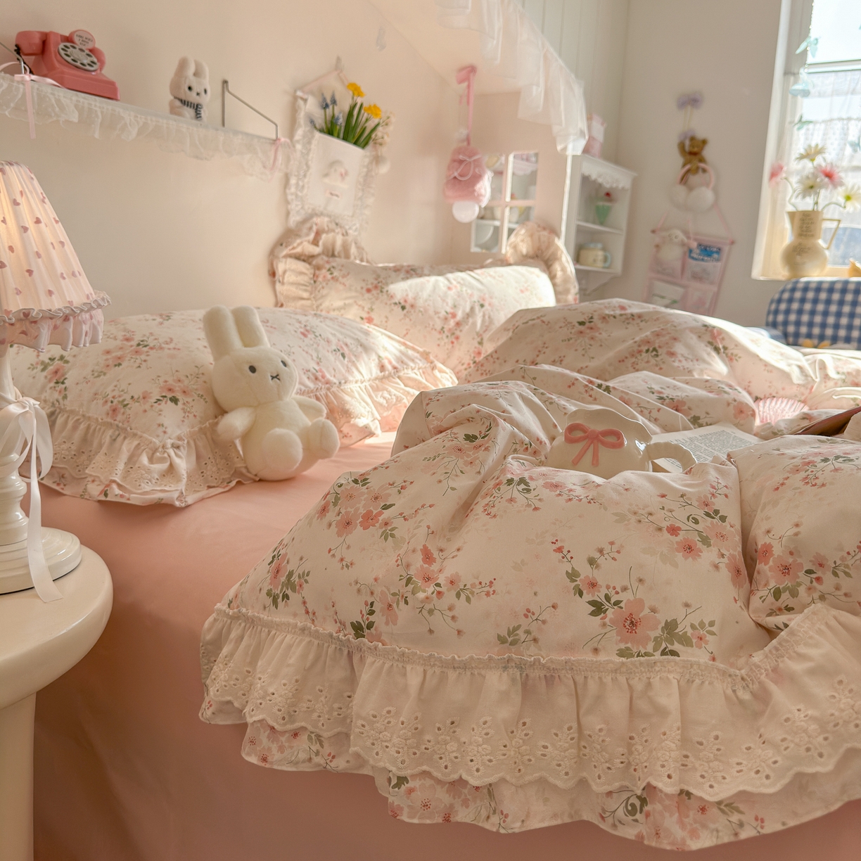 91家纺网 家纺一手货源 找家纺 锦彩家居 2026新款全棉数码印花小碎花花边款三件套四件套INS小红书博主风（提供买家秀） 墨染山樱