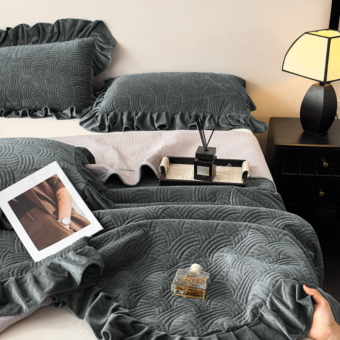 91家纺网 家纺一手货源 找家纺 （总）爱彼家纺 2025冬季新款水晶宝宝绒单床盖床盖单件家用保暖床盖毛毯