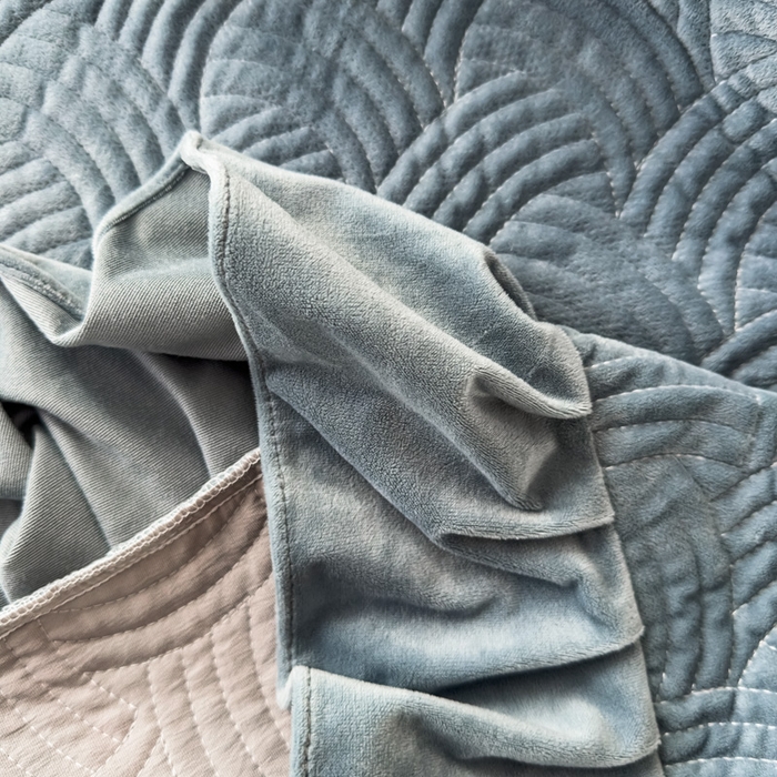 91家纺网 家纺一手货源 找家纺 爱彼家纺 2025冬季新款水晶宝宝绒单床盖床盖单件家用保暖床盖毛毯 宝宝绒床盖-浅灰