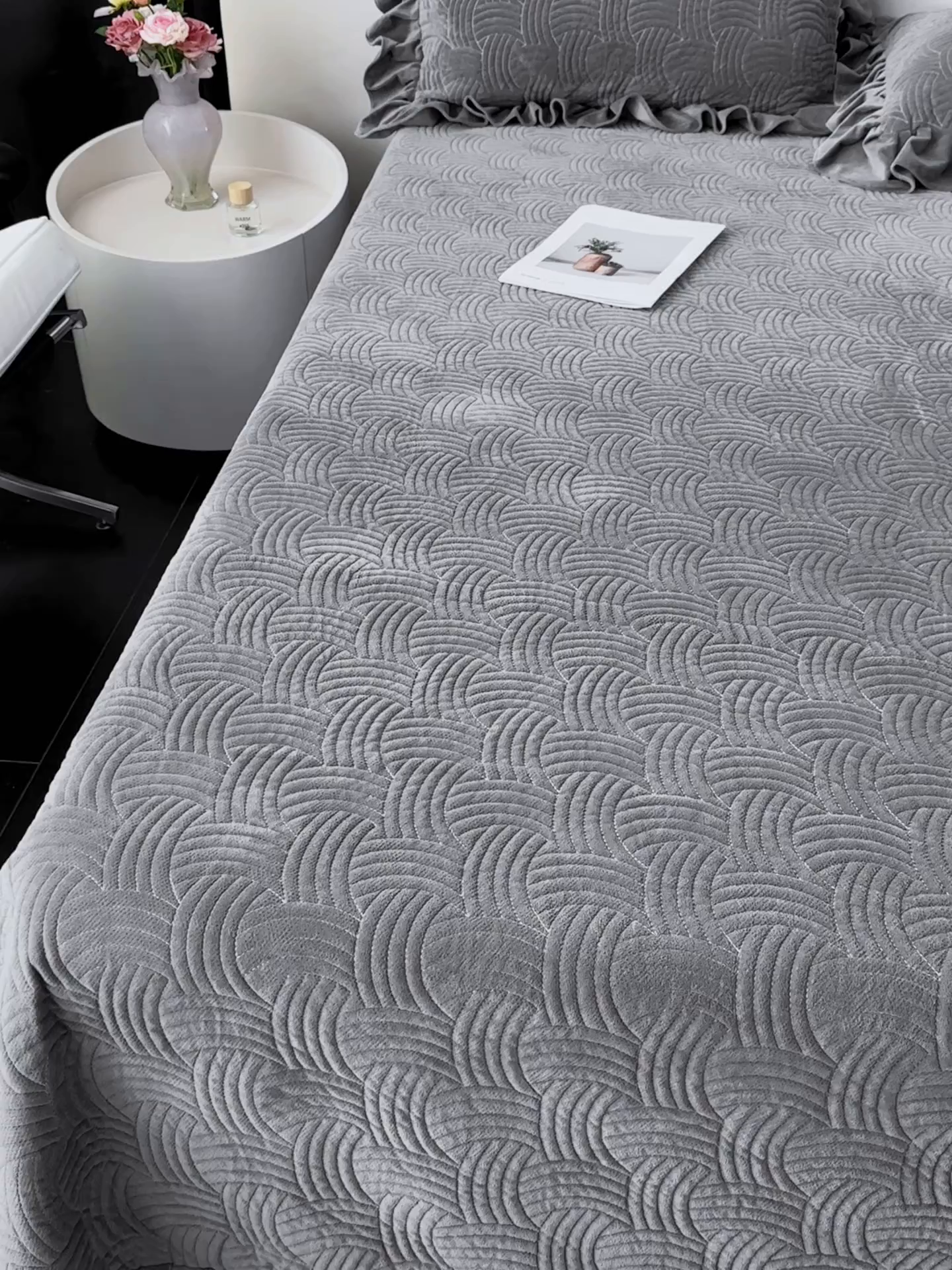 91家纺网 家纺一手货源 找家纺 （总）爱彼家纺 2025冬季新款水晶宝宝绒单床盖床盖单件家用保暖床盖毛毯