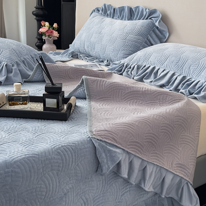 91家纺网 家纺一手货源 找家纺 爱彼家纺 2025冬季新款水晶宝宝绒单床盖床盖单件家用保暖床盖毛毯 宝宝绒床盖-浅兰