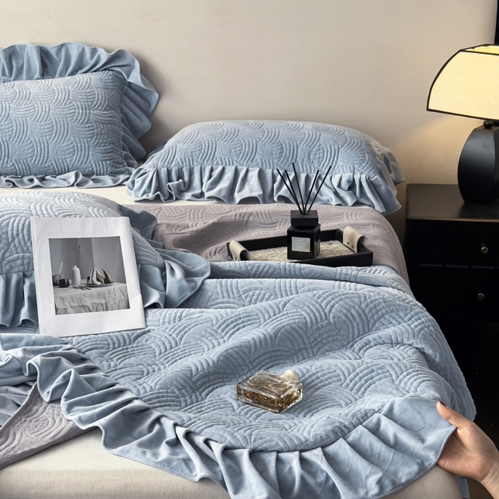 91家纺网 家纺一手货源 找家纺 爱彼家纺 2025冬季新款水晶宝宝绒单床盖床盖单件家用保暖床盖毛毯 宝宝绒床盖-浅兰