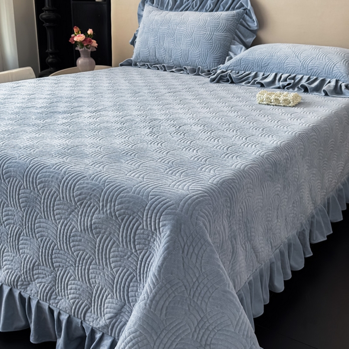 91家纺网 家纺一手货源 找家纺 爱彼家纺 2025冬季新款水晶宝宝绒单床盖床盖单件家用保暖床盖毛毯 宝宝绒床盖-浅兰