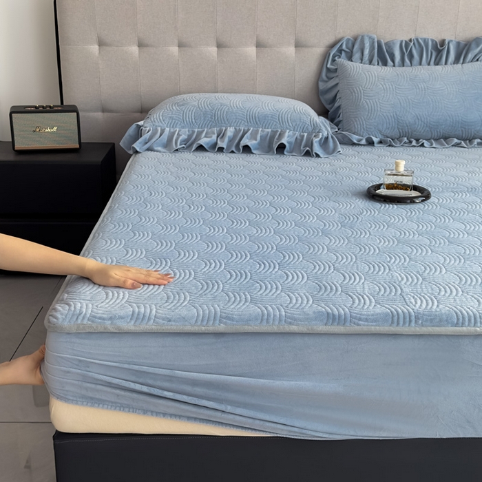 91家纺网 家纺一手货源 找家纺 爱彼家纺 2025冬季新款水晶宝宝绒床笠单品床笠床笠单件床笠三件套 宝宝绒床笠-浅兰