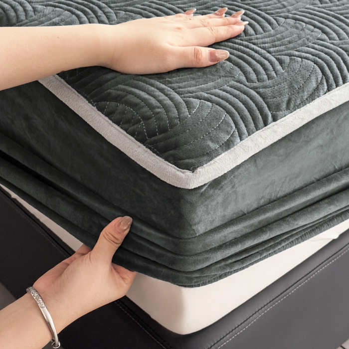 91家纺网 家纺一手货源 找家纺 爱彼家纺 2025冬季新款水晶宝宝绒床笠单品床笠床笠单件床笠三件套 宝宝绒床笠-深灰