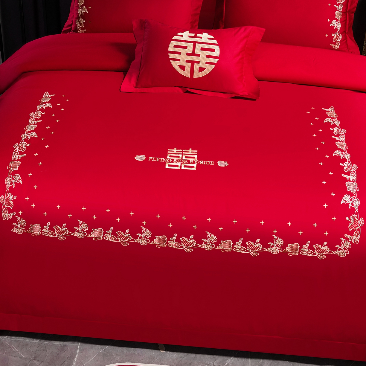 91家纺网 家纺一手货源 找家纺 置顶家纺 2025新款新中式棚拍亲肤棉婚庆大红刺绣系列四件套 十全十美-大红