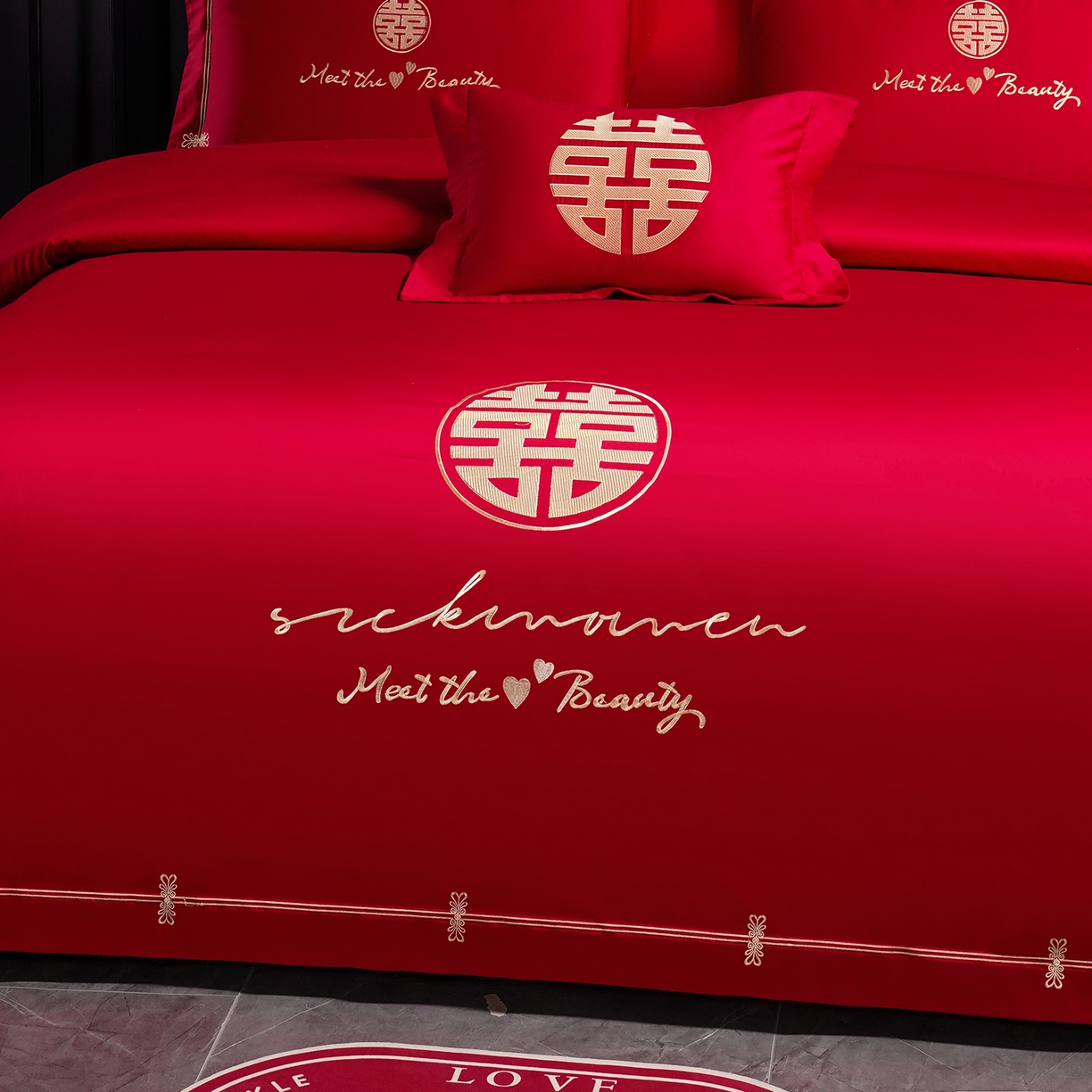 91家纺网 家纺一手货源 找家纺 置顶家纺 2025新款新中式棚拍亲肤棉婚庆大红刺绣系列四件套 幸福婚礼-大红