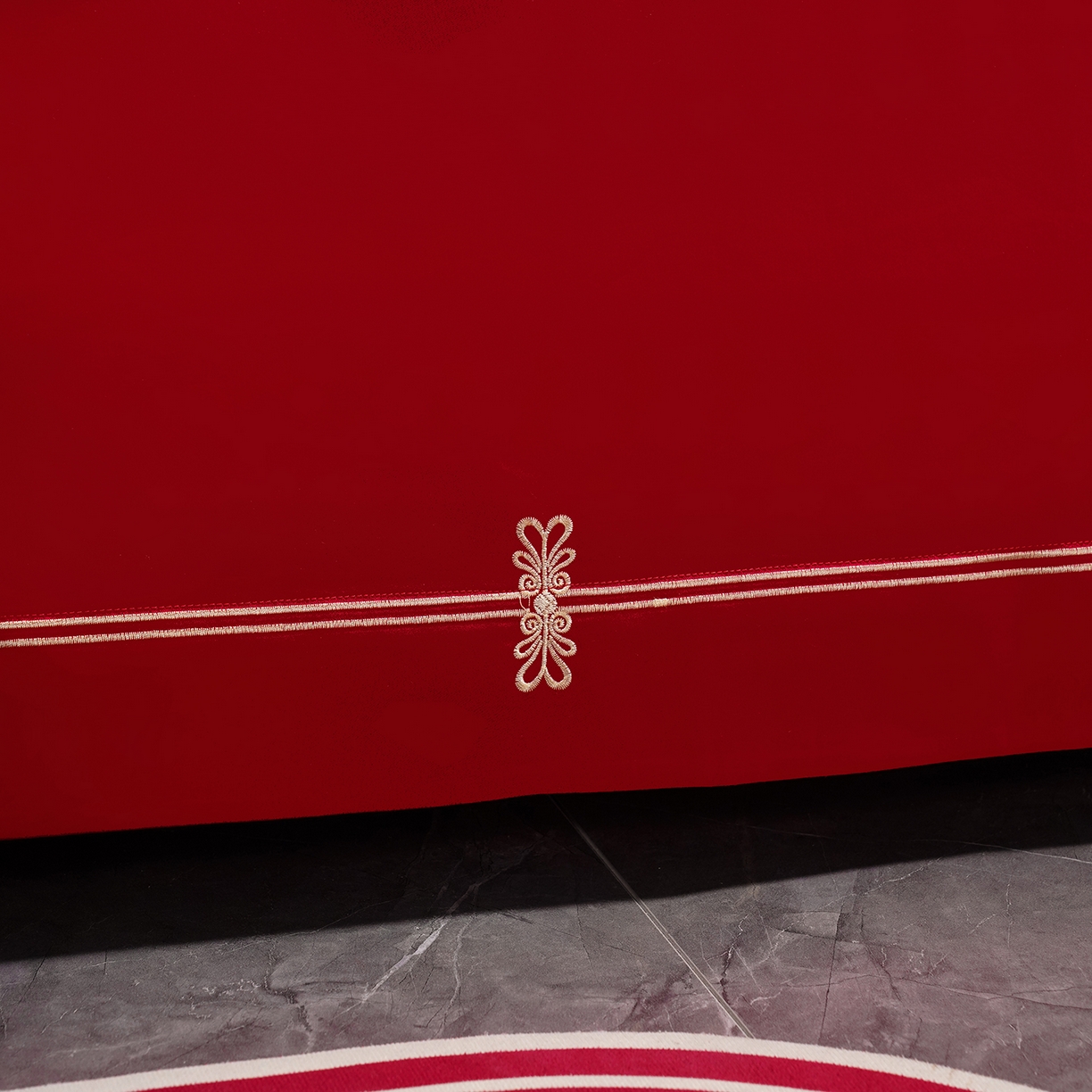 91家纺网 家纺一手货源 找家纺 置顶家纺 2025新款新中式棚拍亲肤棉婚庆大红刺绣系列四件套 幸福婚礼-大红