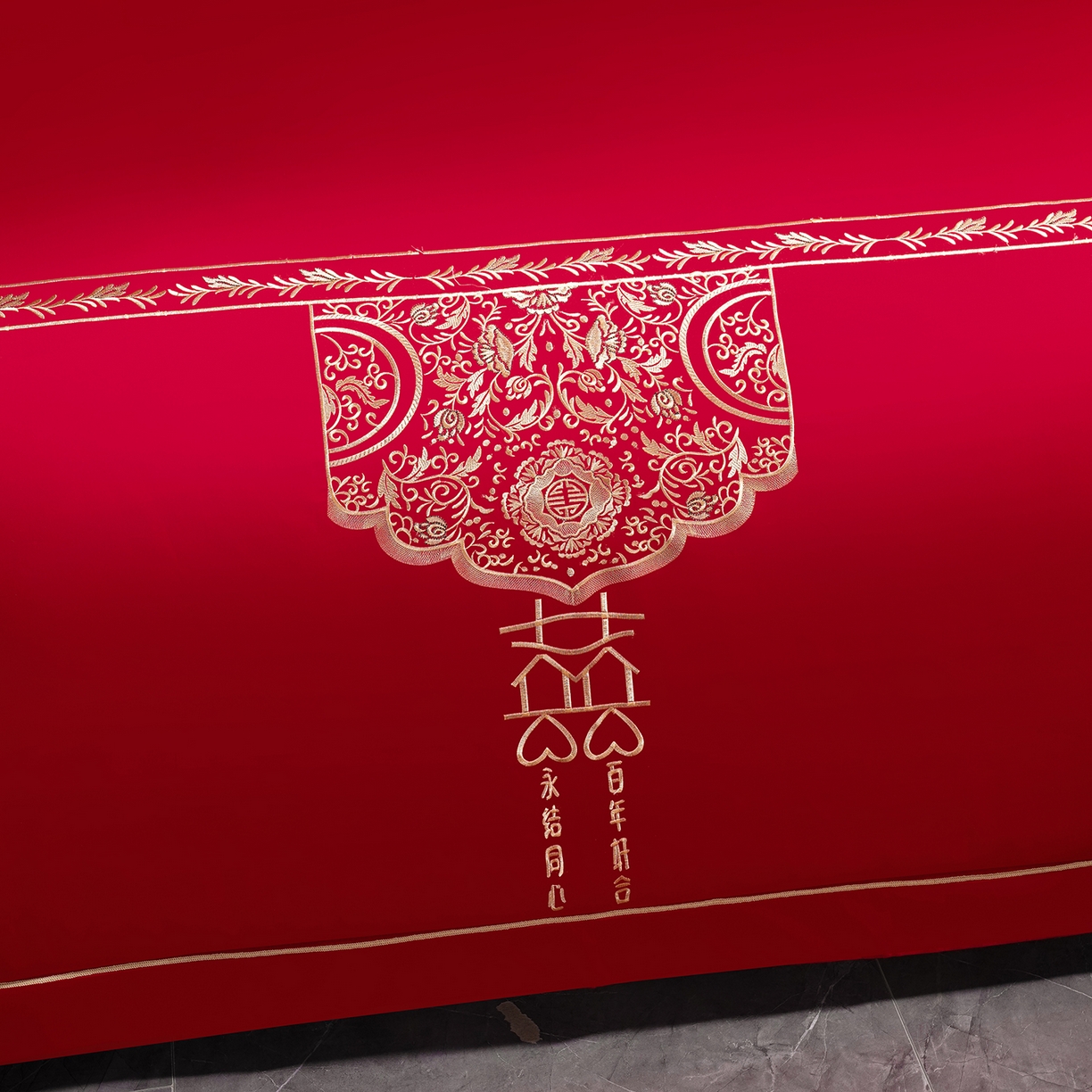 91家纺网 家纺一手货源 找家纺 置顶家纺 2025新款新中式棚拍亲肤棉婚庆大红刺绣系列四件套 永结同心-大红