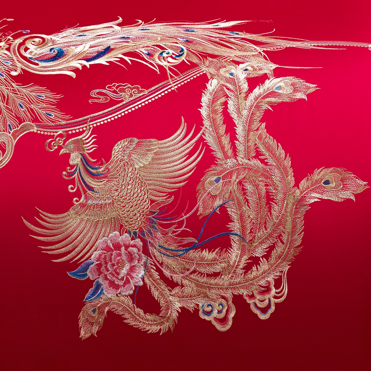 91家纺网 家纺一手货源 找家纺 置顶家纺 2025新款新中式棚拍亲肤棉婚庆大红刺绣系列四件套 龙凤新禧-金大红