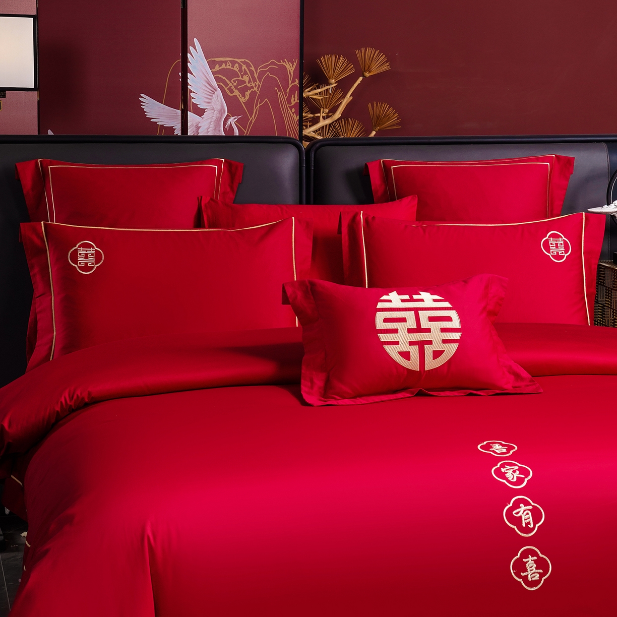91家纺网 家纺一手货源 找家纺 置顶家纺 2025新款新中式棚拍亲肤棉婚庆大红刺绣系列四件套 囍缘-大红