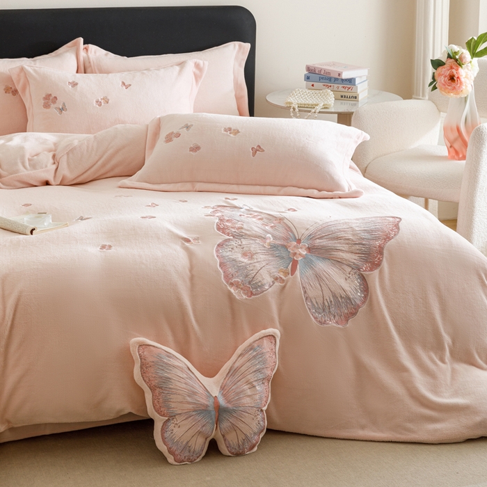 91家纺网 家纺一手货源 找家纺 （总）卡姿家纺 2025秋冬德国奶芙绒蝴蝶刺绣— 樱花蝴蝶