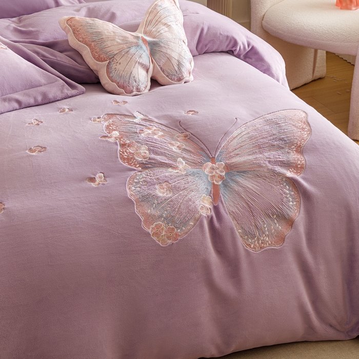 91家纺网 家纺一手货源 找家纺 卡姿家纺 2025秋冬德国奶芙绒蝴蝶刺绣— 樱花蝴蝶 樱花蝴蝶-紫