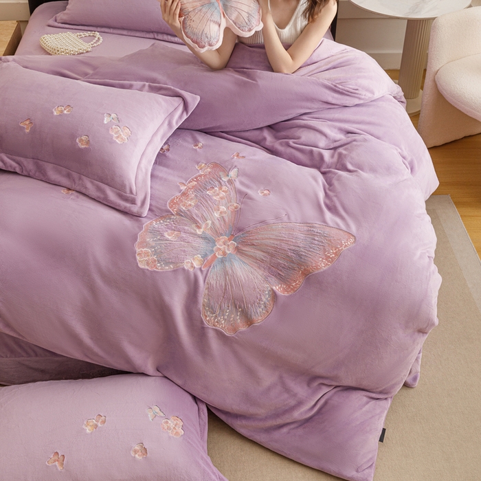 91家纺网 家纺一手货源 找家纺 卡姿家纺 2025秋冬德国奶芙绒蝴蝶刺绣— 樱花蝴蝶 樱花蝴蝶-紫