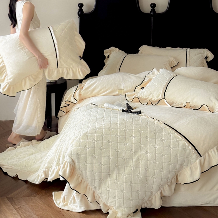 91家纺网 家纺一手货源 找家纺 卡姿家纺 2025秋冬小兔毛轻奢感名媛风— 维多莉 维多莉奶昔白