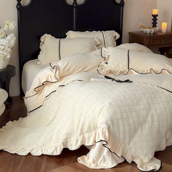 91家纺网 家纺一手货源 找家纺 卡姿家纺 2025秋冬小兔毛轻奢感名媛风— 维多莉 维多莉奶昔白