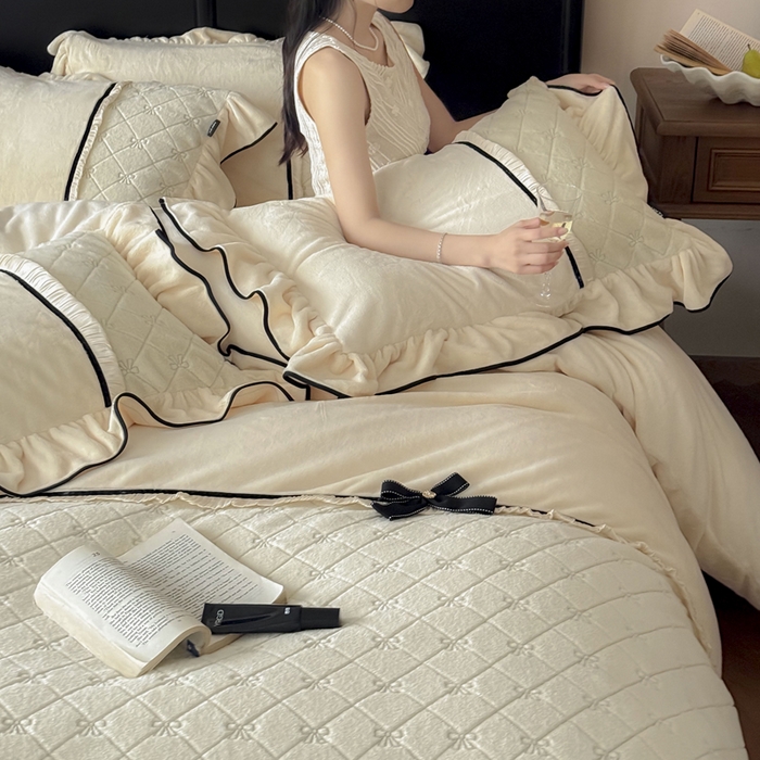 91家纺网 家纺一手货源 找家纺 卡姿家纺 2025秋冬小兔毛轻奢感名媛风— 维多莉 维多莉奶昔白