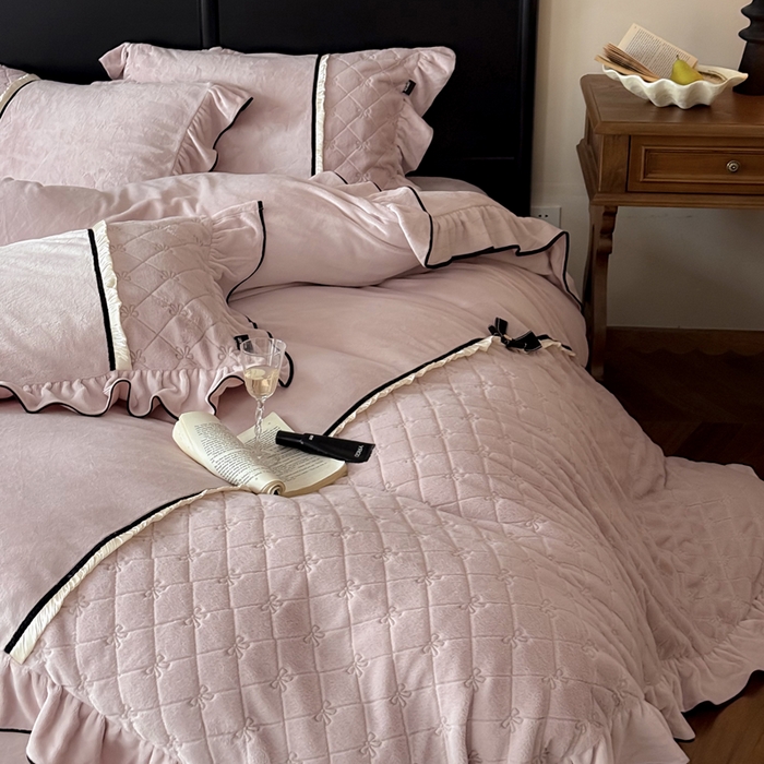 91家纺网 家纺一手货源 找家纺 卡姿家纺 2025秋冬小兔毛轻奢感名媛风— 维多莉 维多莉杏仁粉