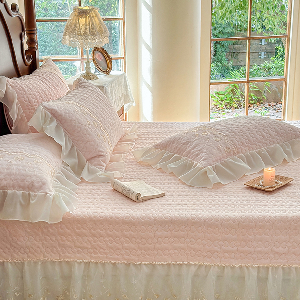 91家纺网 家纺一手货源 找家纺 乐朵家居 2025新品 左岸玫瑰 牛奶绒 夹棉床盖 -浅玉