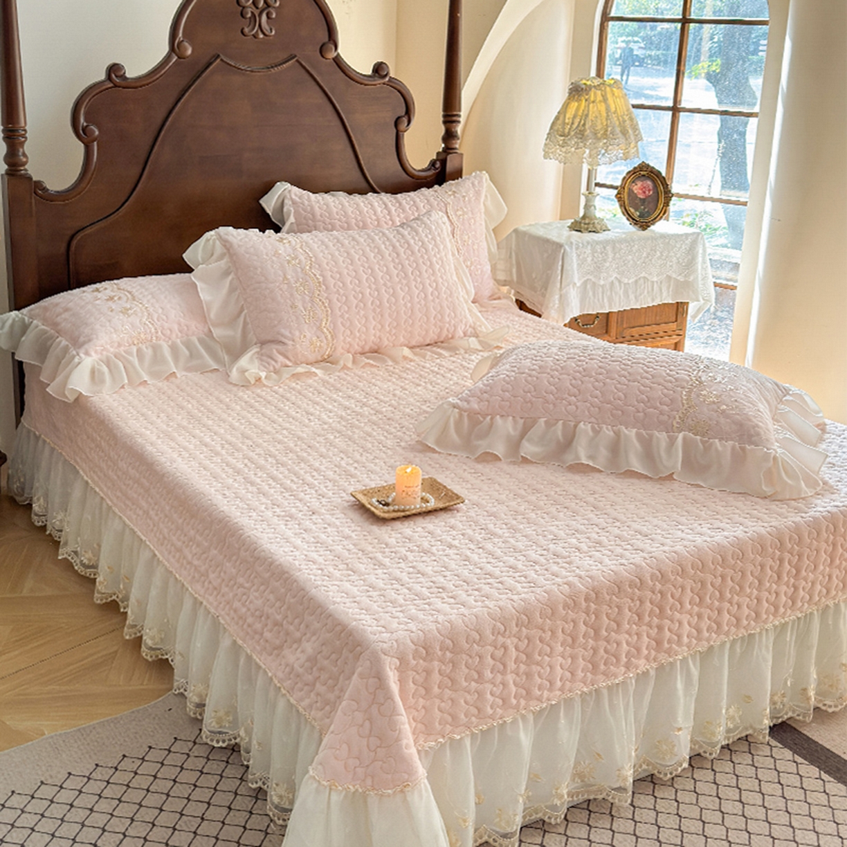 乐朵家居 2025新品 左岸玫瑰 牛奶绒 夹棉床盖 -浅玉