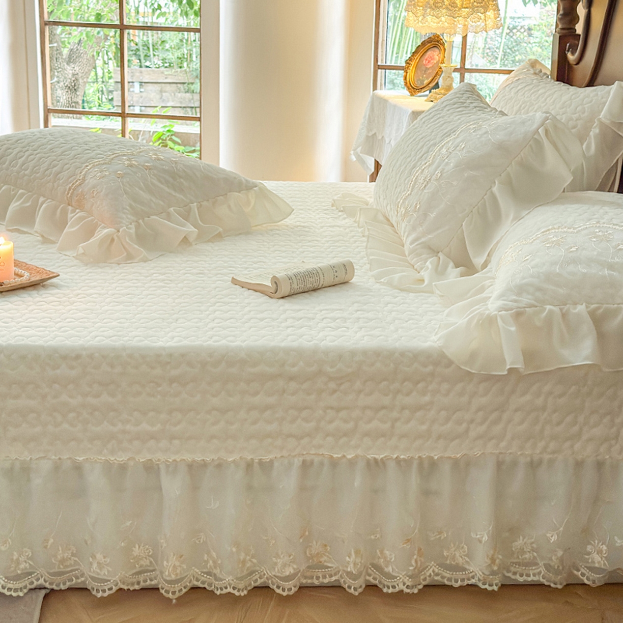 91家纺网 家纺一手货源 找家纺 乐朵家居 2025新款 左岸玫瑰 牛奶绒 夹棉床盖 -奶白