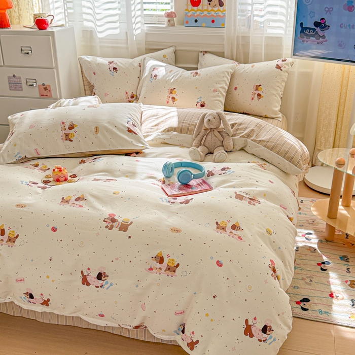 91家纺网 家纺一手货源 找家纺 曼之夏 2025新款全棉纯棉印花四件套 点点小腊肠