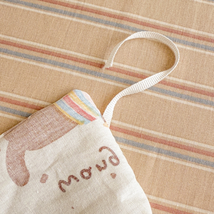 91家纺网 家纺一手货源 找家纺 曼之夏 2025新款全棉纯棉印花四件套 点点小腊肠