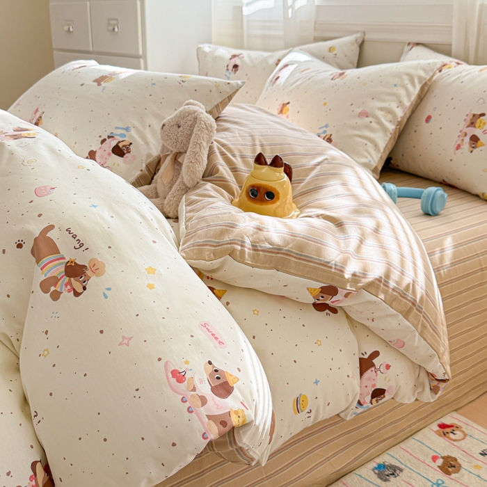 91家纺网 家纺一手货源 找家纺 曼之夏 2025新款全棉纯棉印花四件套 点点小腊肠