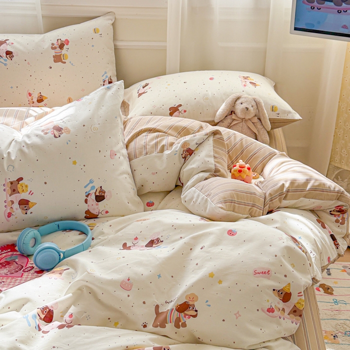 91家纺网 家纺一手货源 找家纺 曼之夏 2025新款全棉纯棉印花四件套 点点小腊肠